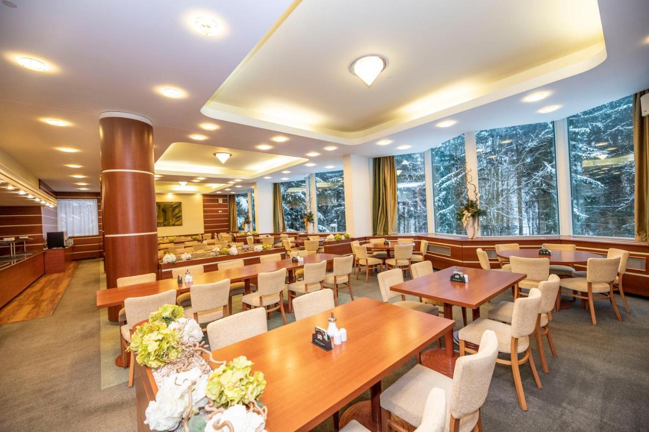 Interhotel Montana Špindlerŭv Mlýn Buitenkant foto