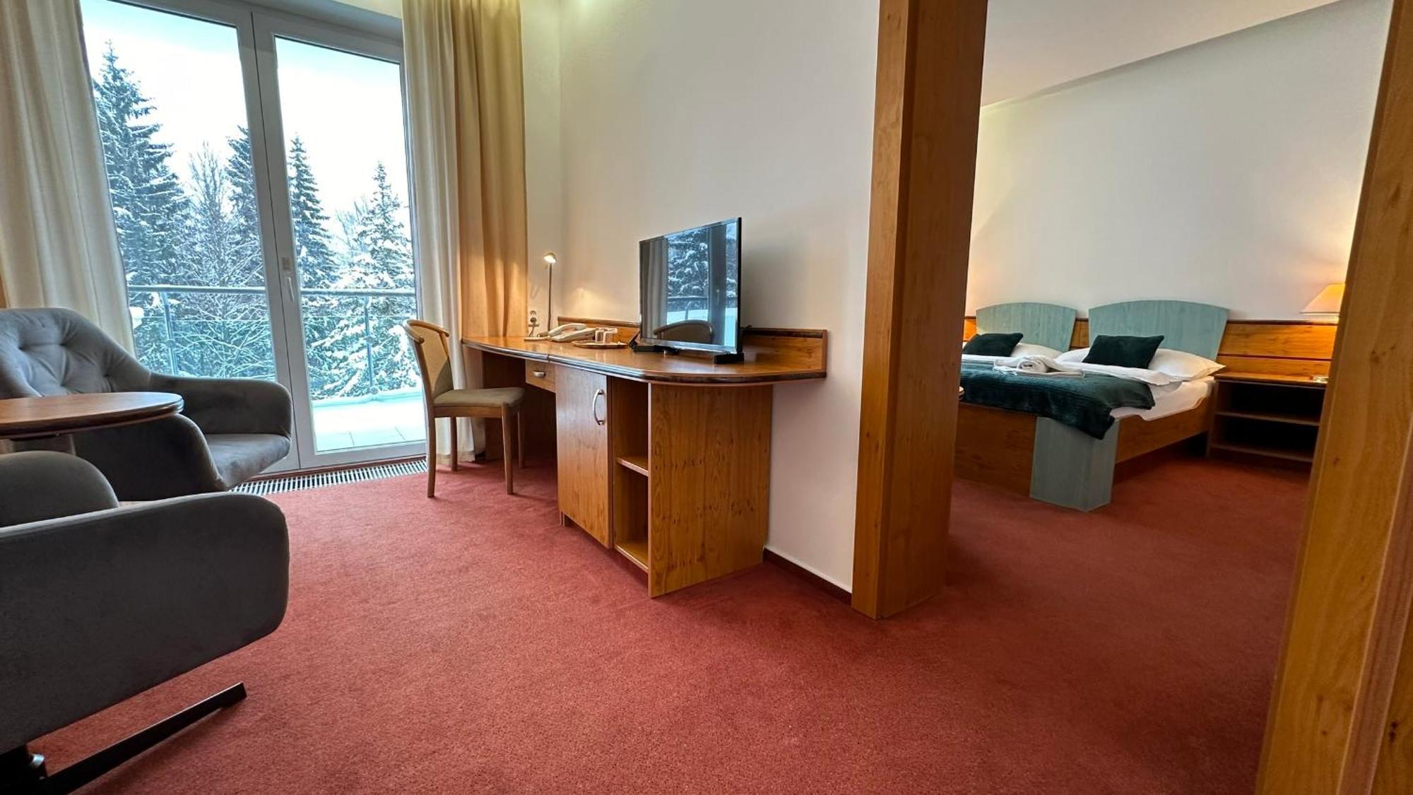 Interhotel Montana Špindlerŭv Mlýn Buitenkant foto